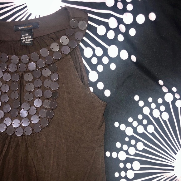Elegant brown, sleeveless top. - Picture 1 of 2